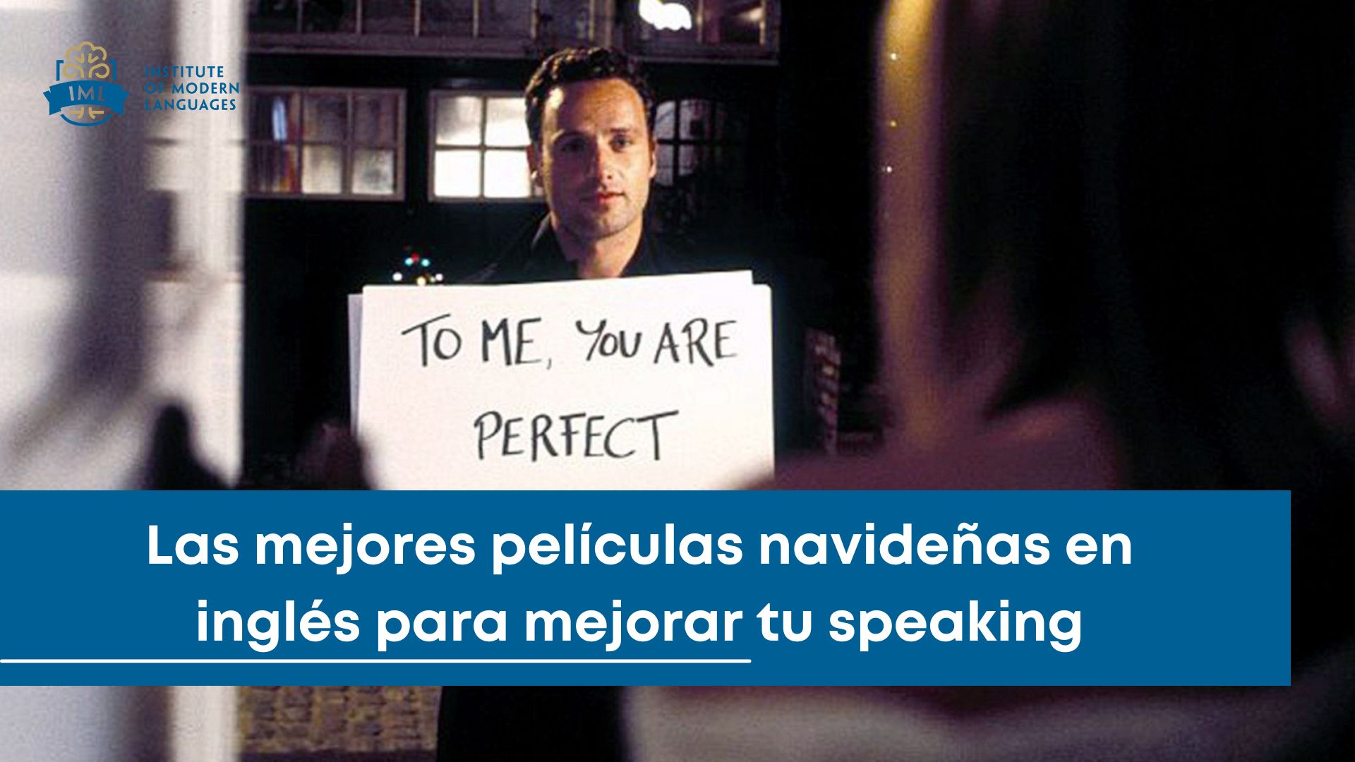 Estudiante viendo películas navideñas en inglés para practicar speaking en IML Granada